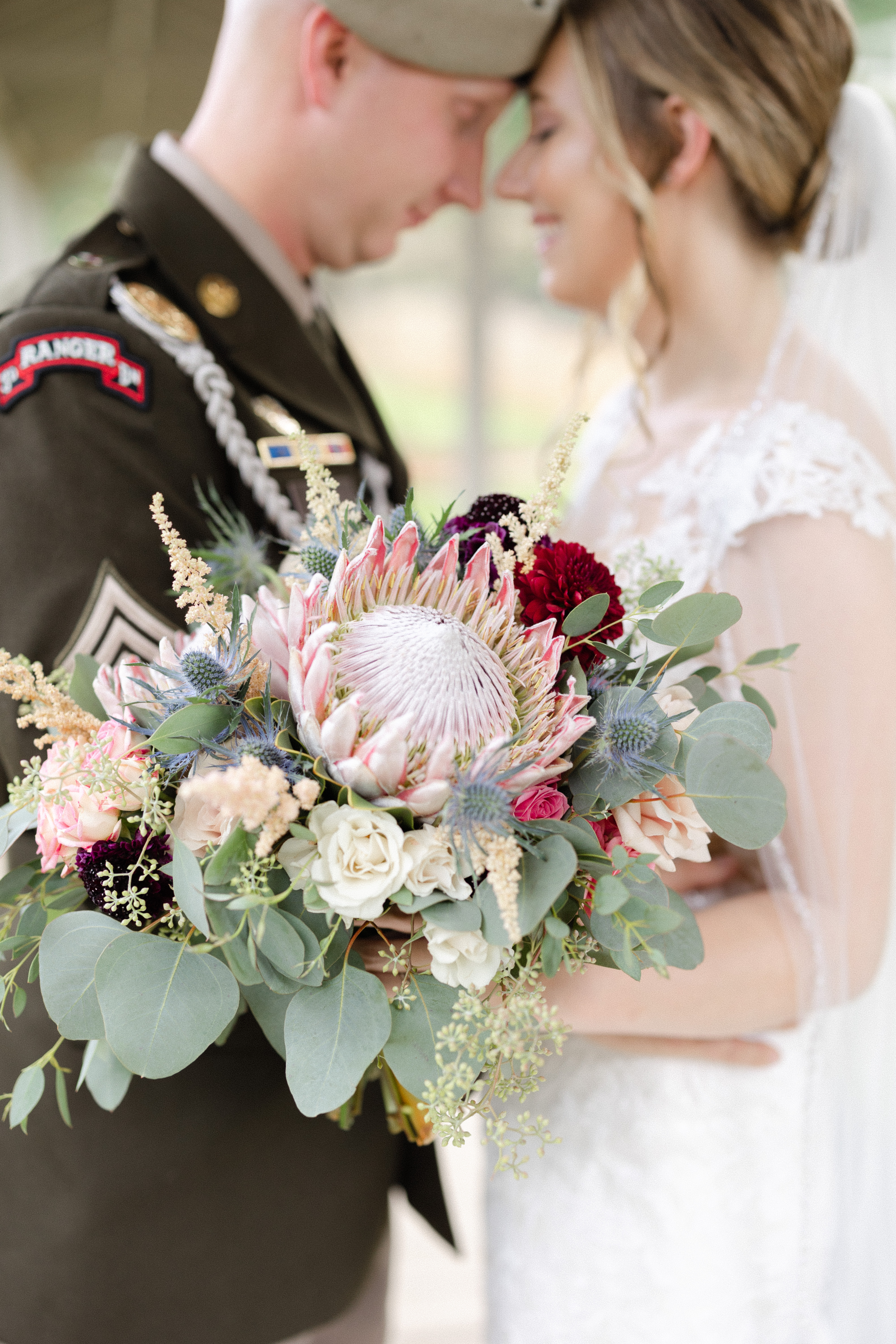 How To Choose Your Bridal Bouquet - Choosing the Best Wedding Bouquet