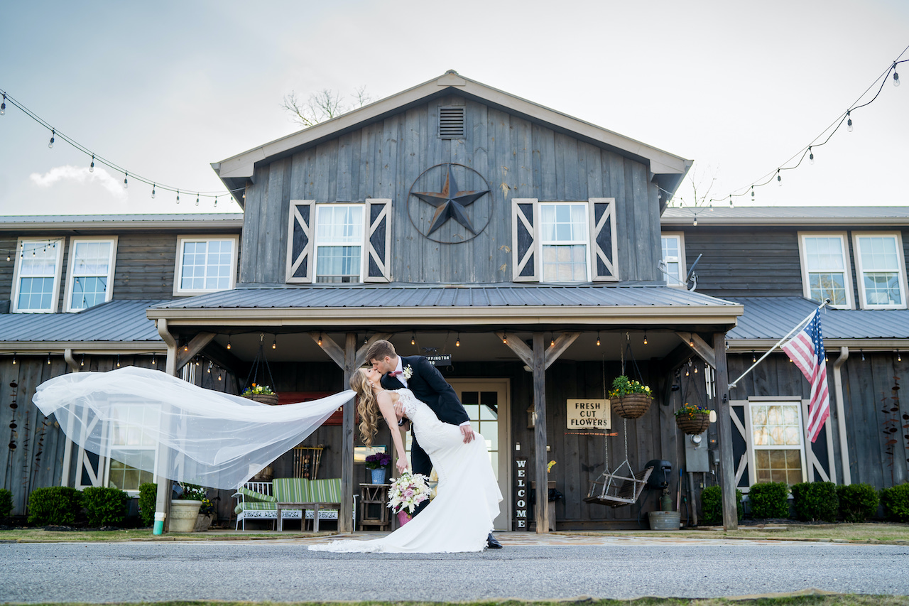 How Couples Personalize Their Barn Wedding Ceremony in North Georgia
