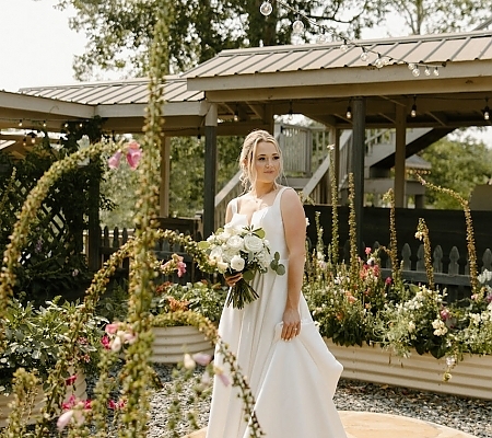 Summer Garden Wedding Photos