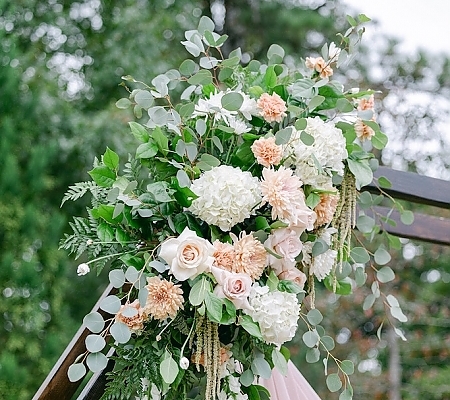 Beautiful Wedding Altar Flowers