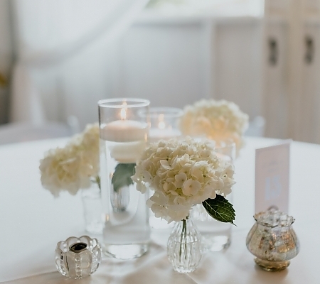 Elegant White Wedding Decor