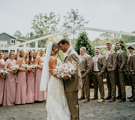 Outdoor Wedding Party Photos