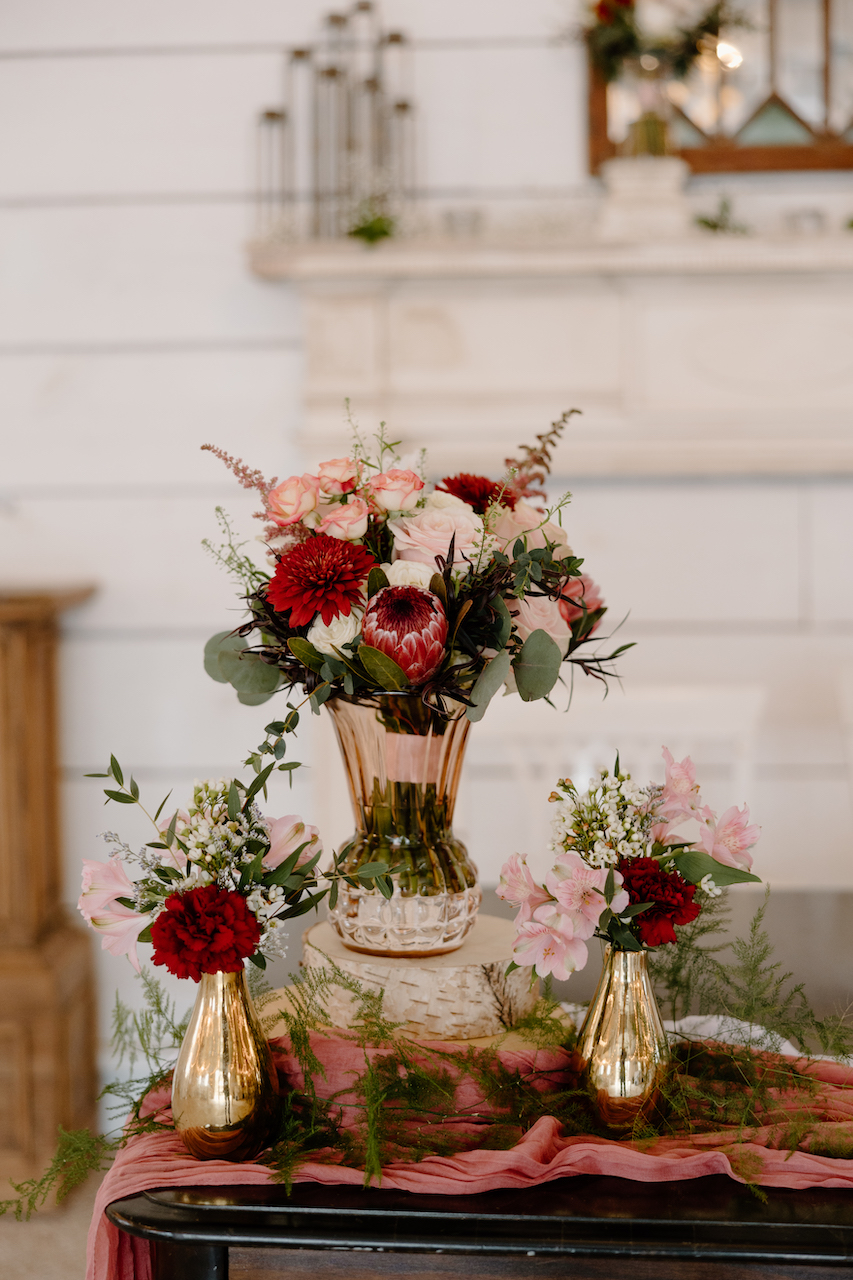Pink Red and Gold Wedding Decor