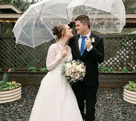 Rainy Day Wedding Photos