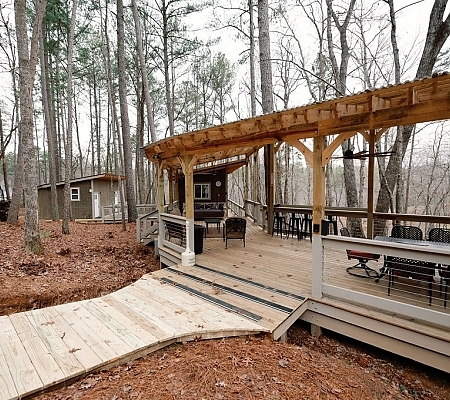 Cold Creek Farm Lodging