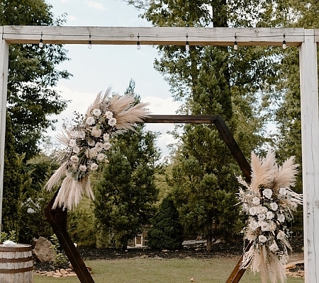 Spring Wedding Altar Design